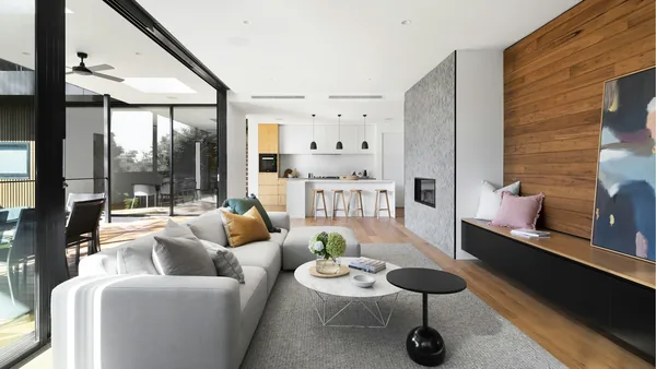 Apartament showroom luminos după constructor